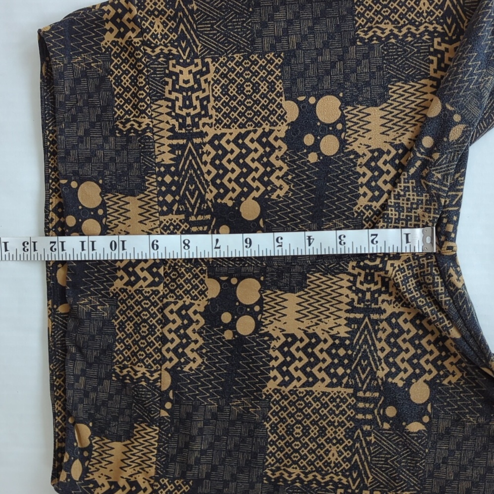 LuLaRoe Tall & Curvy Chevron Zig Zag Leggings - Picture 9 of 10